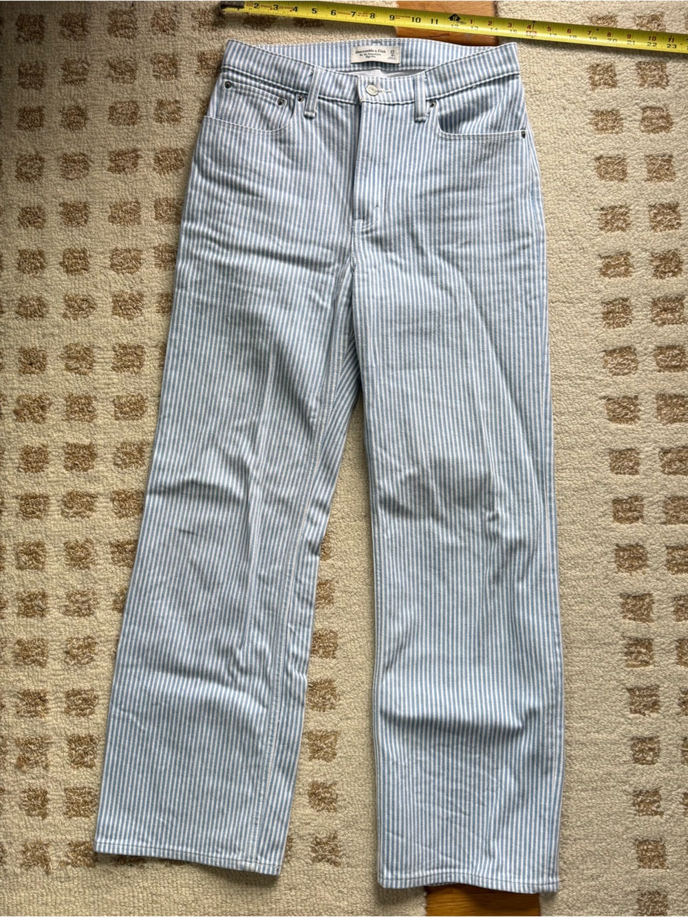 Abercrombie’the 90’s relaxed Jean’ - Picture 2 of 7